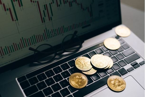 什么是DeFi(去中心化金融)？它是如何运作的？关于DeFi(去中心化金融)全面指南
