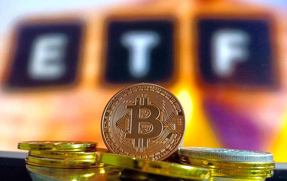 比特币现货ETF强势反弹，净流入资金达32.4亿美元 - 详情