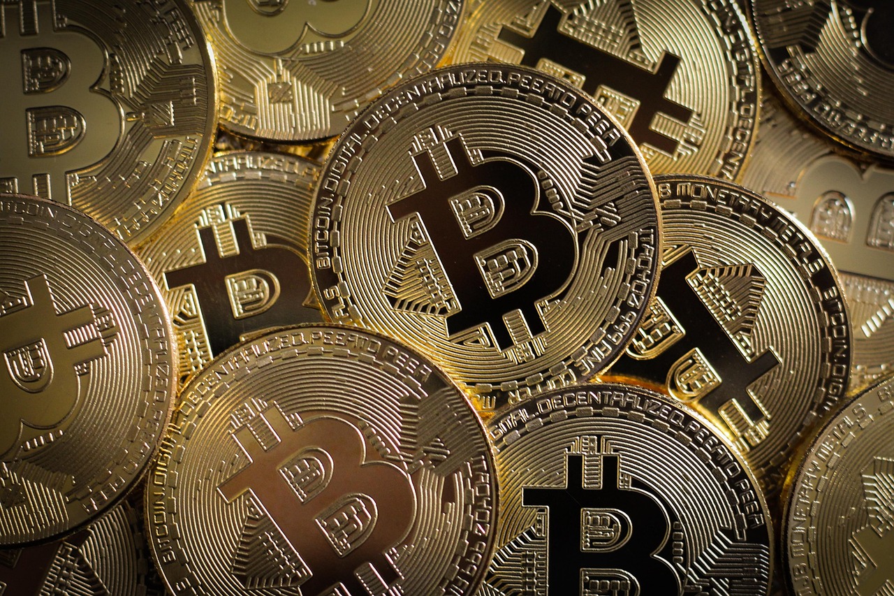 比特币巨鲸在行动:市场波动中币安资金流入激增